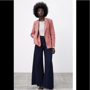 Long sleeve Lapel Collar Blazer.